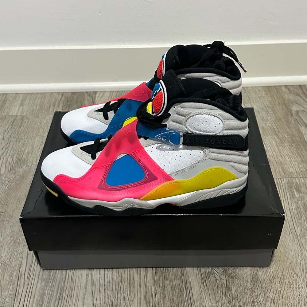Jordan 8. Deadstock. Box a little rough (see pics). Never worn.